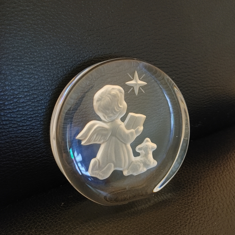Danbury Mint "The Littlest Angel" Lead Crystal Sculpture/Paperweight- 19…